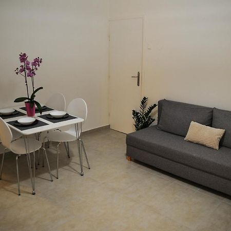 Apartman Gulliver In The Center, 10 Meters From The Sea With Private Parking In Natural Shade Rabac Bagian luar foto