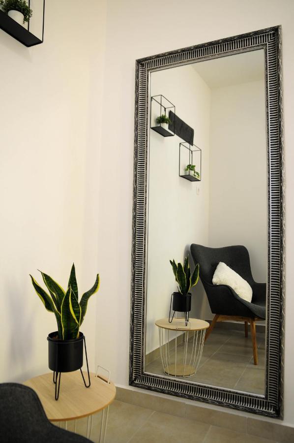Apartman Gulliver In The Center, 10 Meters From The Sea With Private Parking In Natural Shade Rabac Bagian luar foto